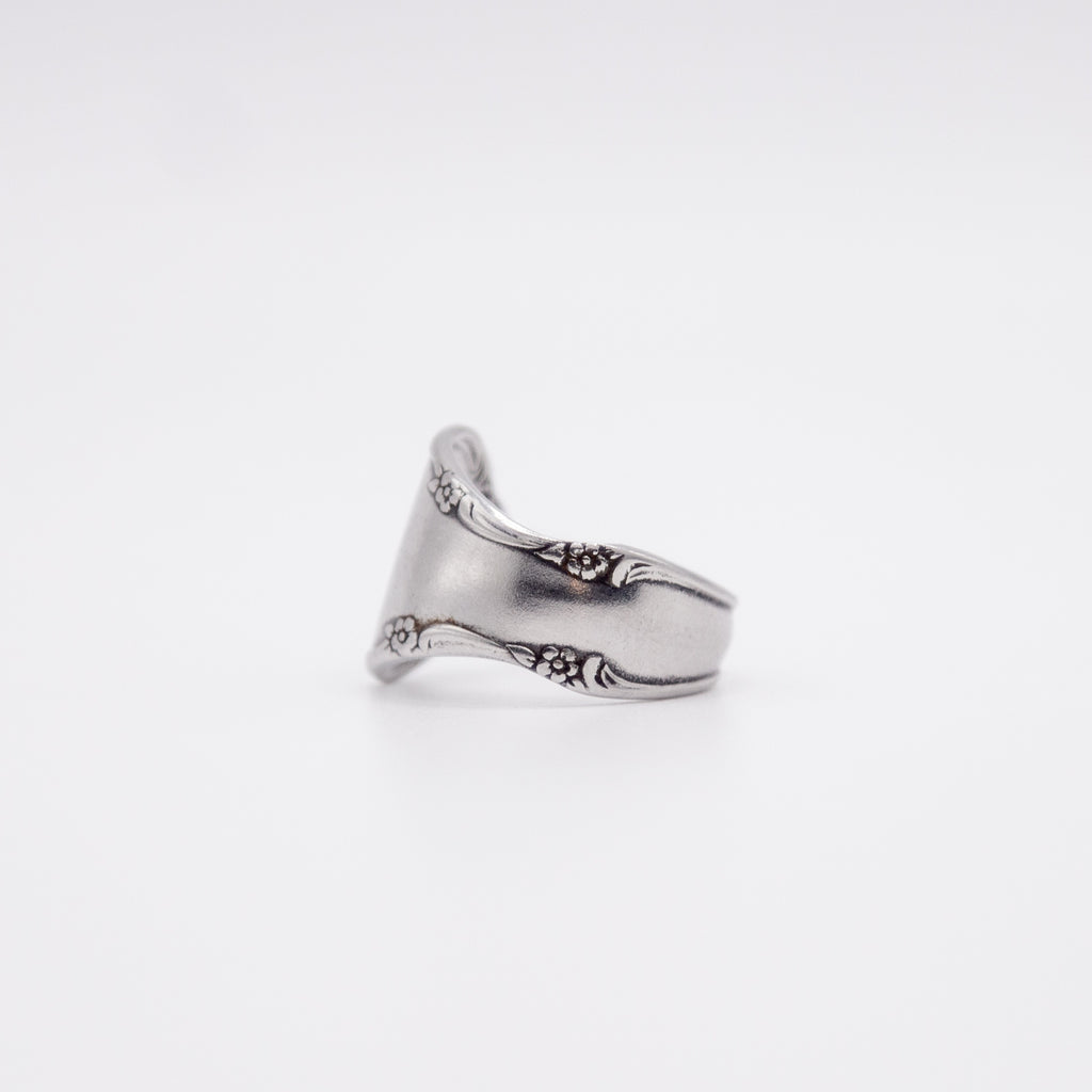Della Spoon Ring